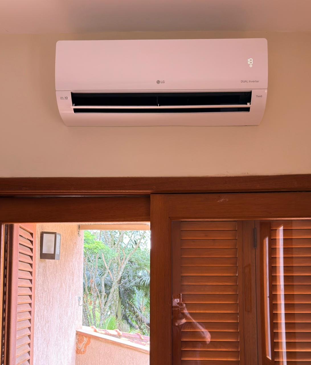 Ar-condicionado split instalado em ambiente interno